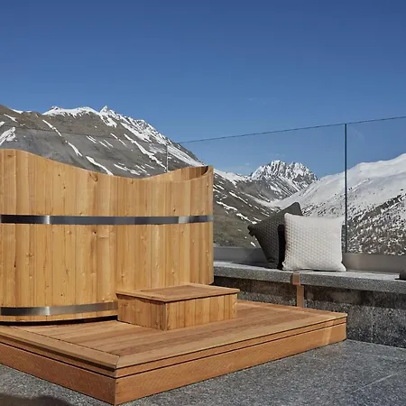 Hotel Dimora Degli Dei 4*